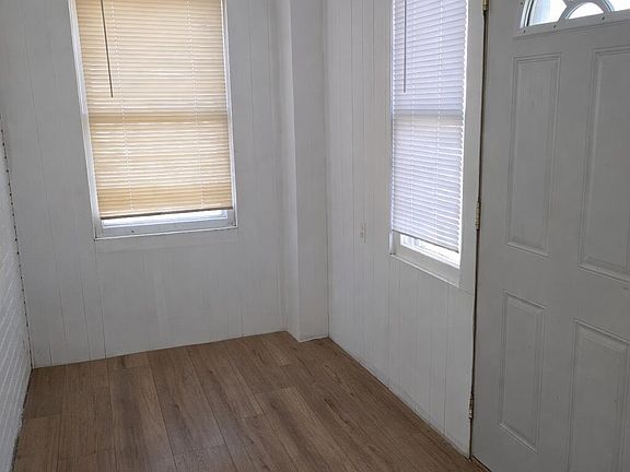 2nd image of 4912 Catalpa Ave