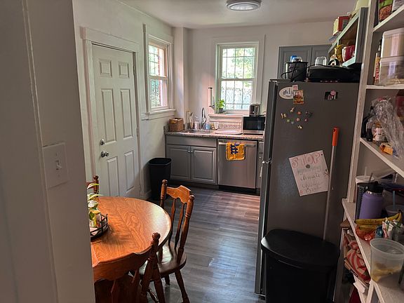 5th image of 228 Chesterfield Rd
