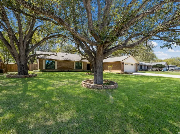 1115 Cardinal, Pleasanton, TX 78064