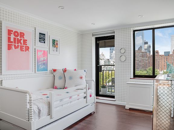 4th image of 445 W 19th St Penthouse A