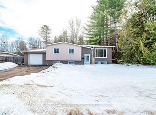 65 Armstrong Rd, Petawawa, ON K8H 2S2