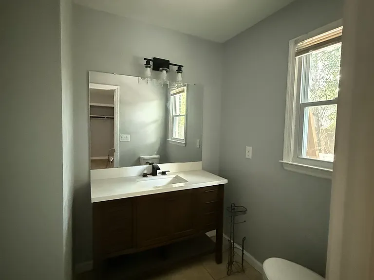 507 Coronation Dr — Photo 5