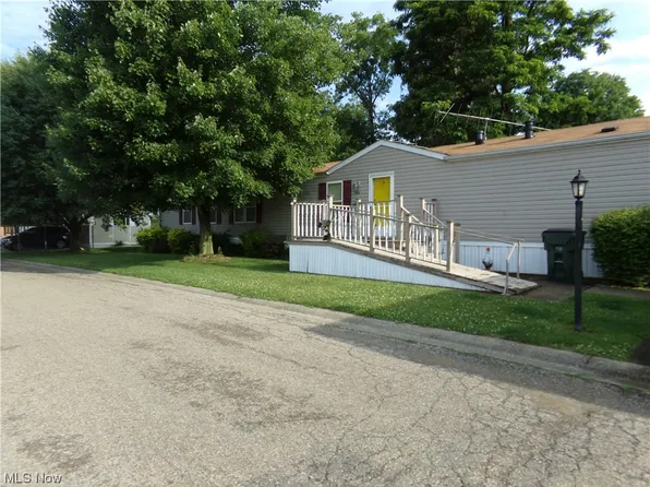 125 Rains Cir, South Zanesville, OH 43701