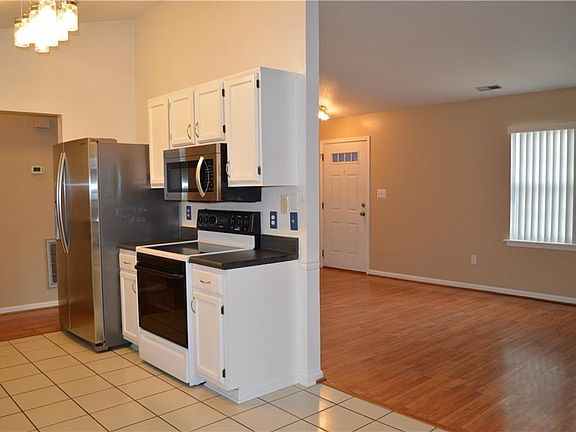 4th image of 1017 Young Cedar Ct