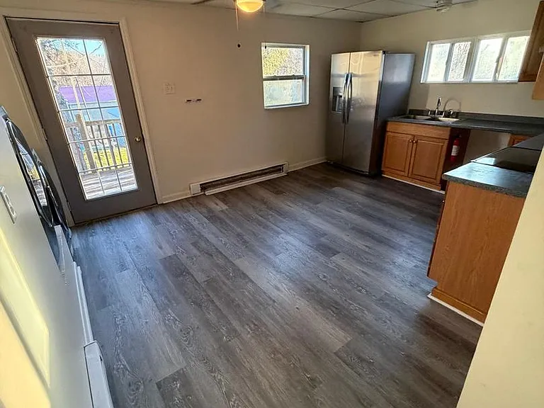 138 Main St — Photo 4
