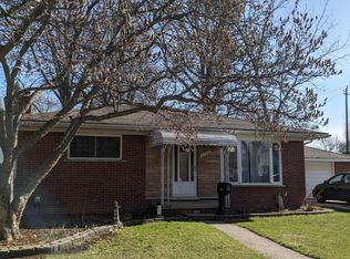 1704 Rowland Ave, Royal Oak, MI 48067