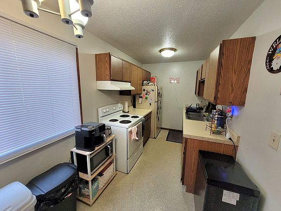 3rd image of 1128 State St APT 1
