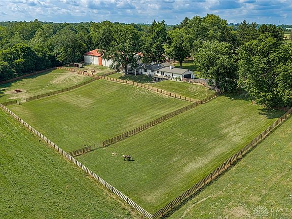 2nd image of 3385 Middle Run Rd