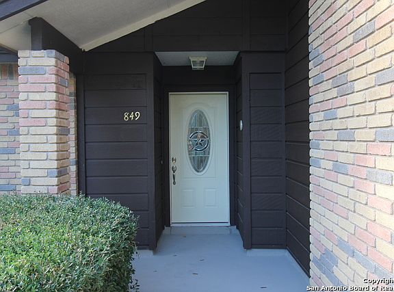 4th image of 849 Garden Meadow Dr