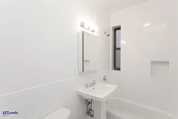 Rented by LC Lemle Real Estate Group | media 17