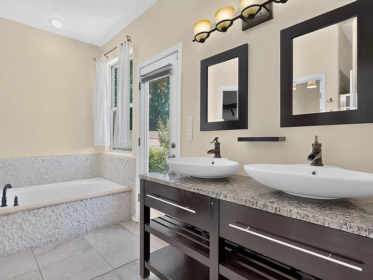 9715 Larnaca Rd NE — Photo 22