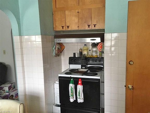 5th image of 8808 Denison Ave
