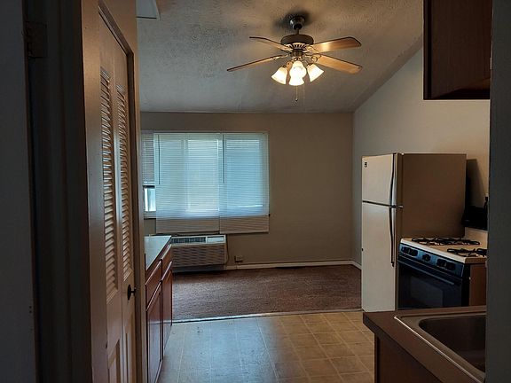 4th image of 67 E Hudson St APT D
