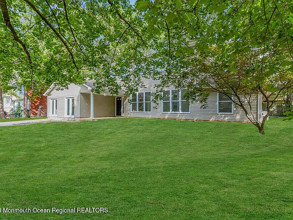 4th image of 125 Lancewood Court
