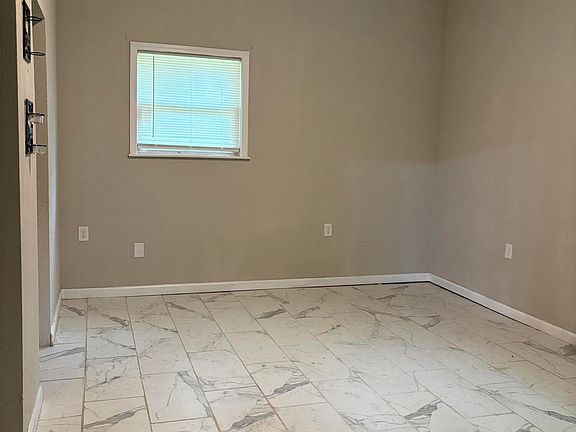 3rd image of 656 Sloan Cir