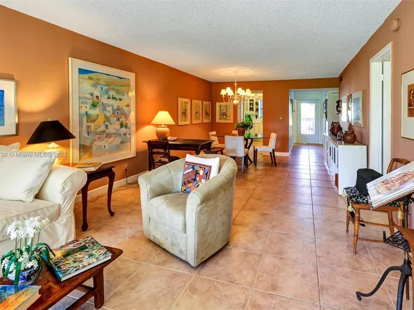5860 NW 44th St APT 214, Fort Lauderdale, FL 33319