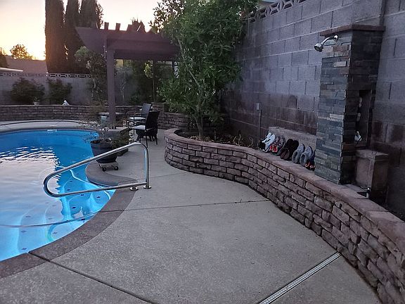 2nd image of 1521 Becky Ln