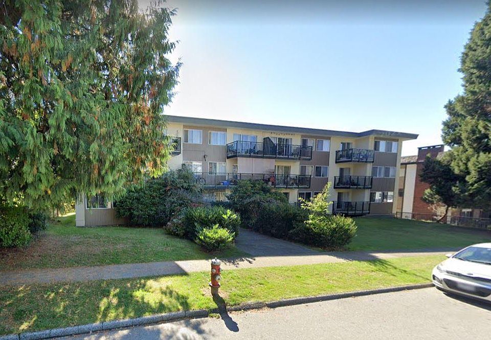 2nd image of 135 E 19th St #1355