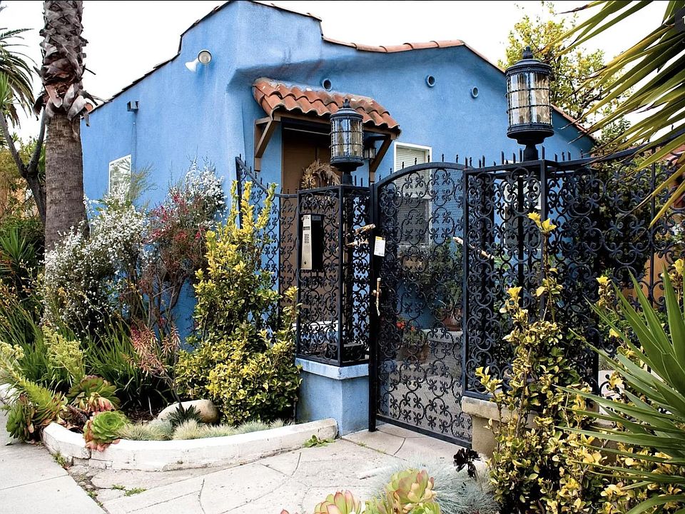 1st image of 1345 1/2 N Harvard Blvd