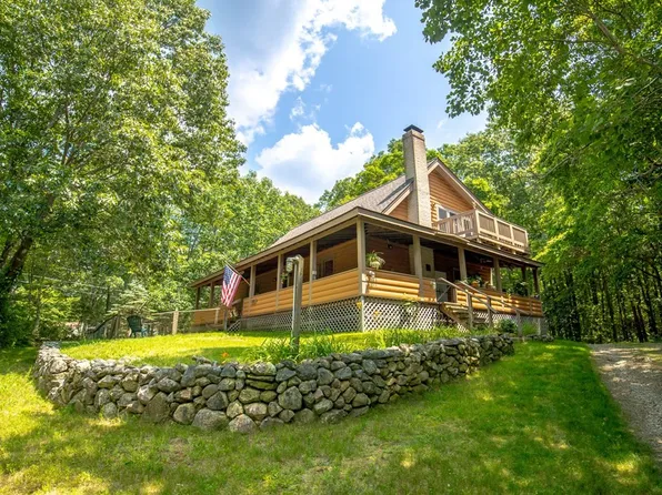 312 High St, Uxbridge, MA 01569