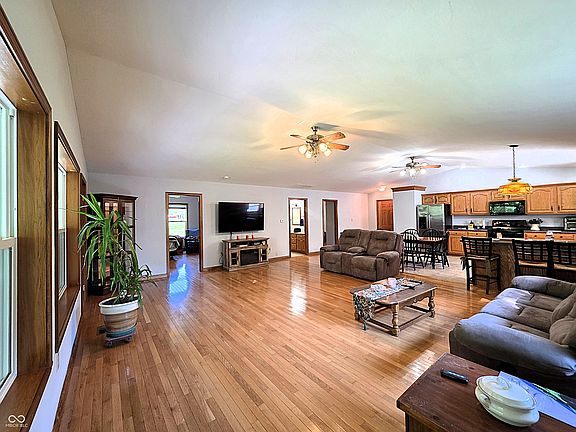 3rd image of 807 Nast Chapel Ln
