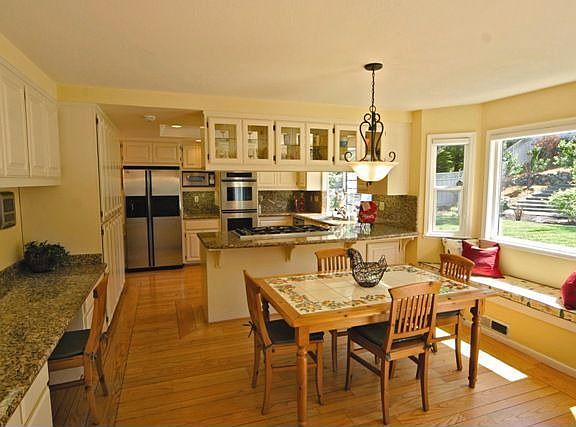 3rd image of 5 Haven Ct