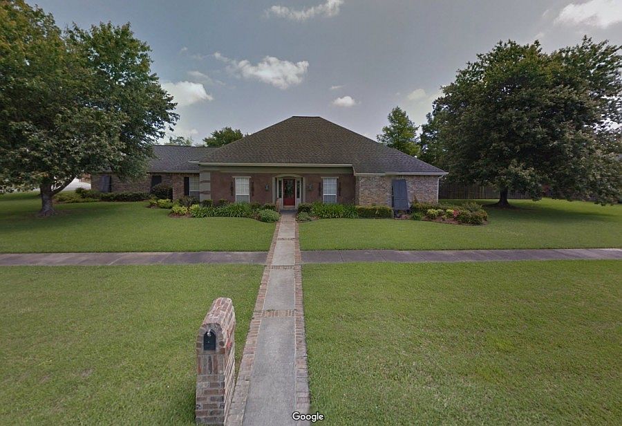1st image of 304 Oak Brook Blvd