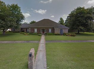 304 Oak Brook Blvd, Lafayette, LA 70508