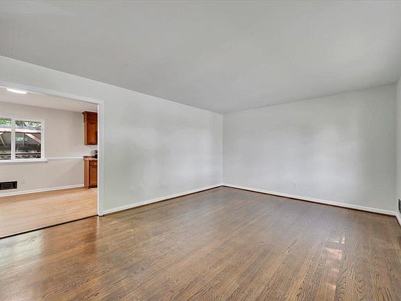 5th image of 678 E Augusta Ave