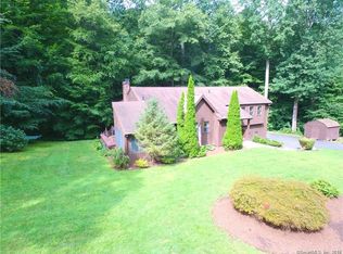 726 Neipsic Rd, Glastonbury, CT 06033