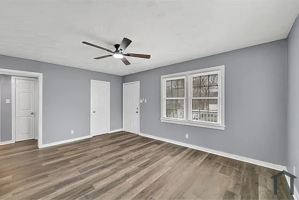 203 N Plymouth Rd NW — Photo 35