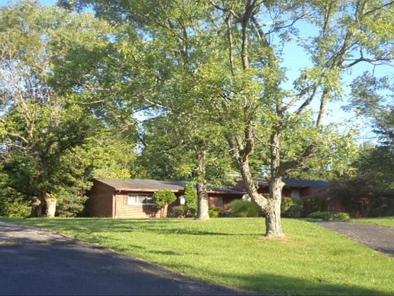 2nd image of 7385 Laurel Oak Ln