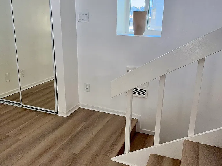 15 Ironsides St #4 — Photo 12