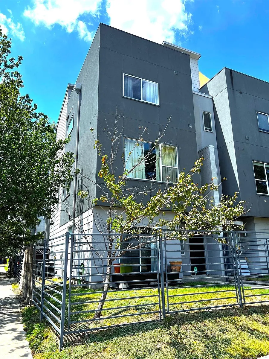 Building Photo - 1524 Blodgett St