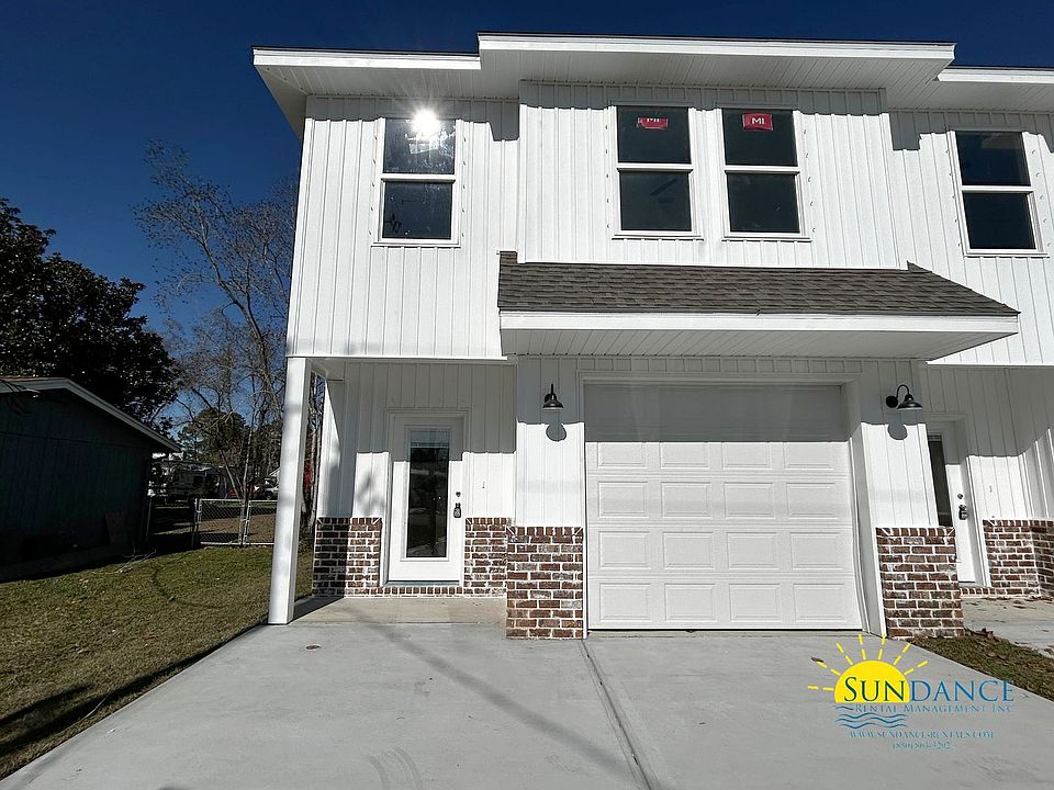 1st image of 709 Woodlawn Ave Unit A