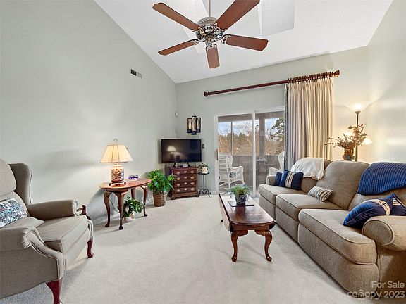 4th image of 2604 Deermouse Way