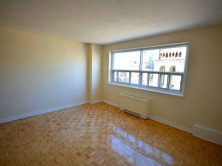 335 Cooper St — Photo 11