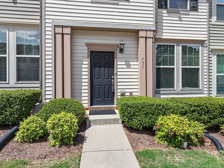 731 Maypearl Ln — Photo 4