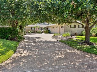9302 Waterford Dr, College Station, TX 77845