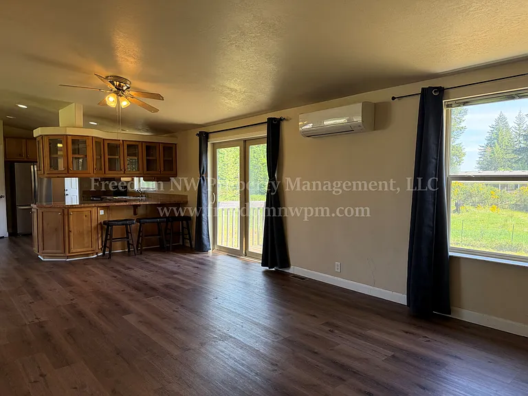 1411 SE Fireweed Rd — Photo 13