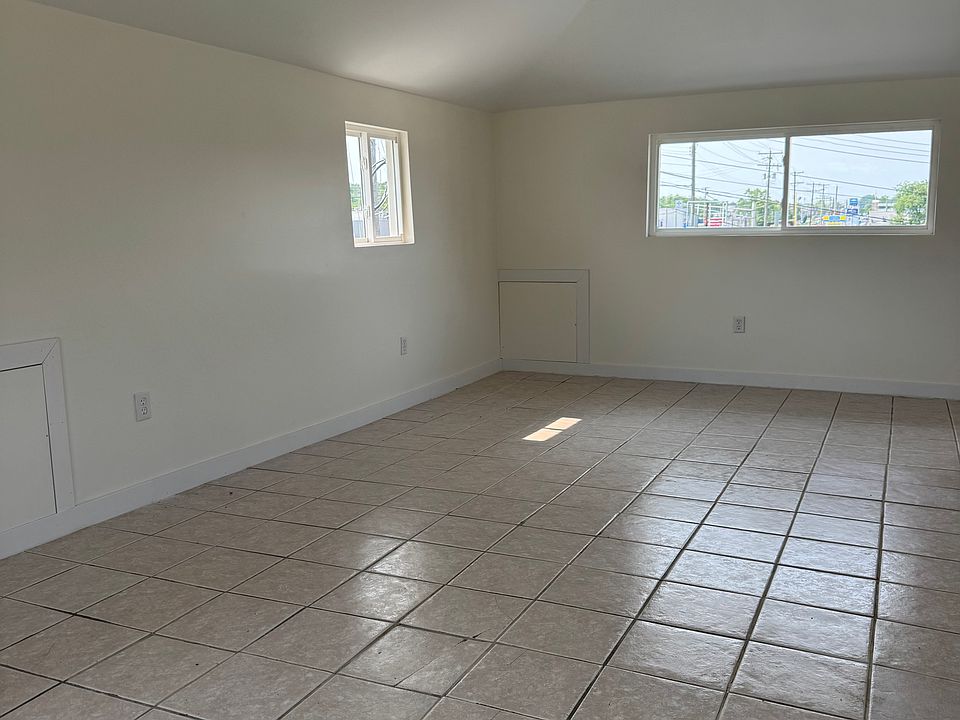 Bedroom/LR