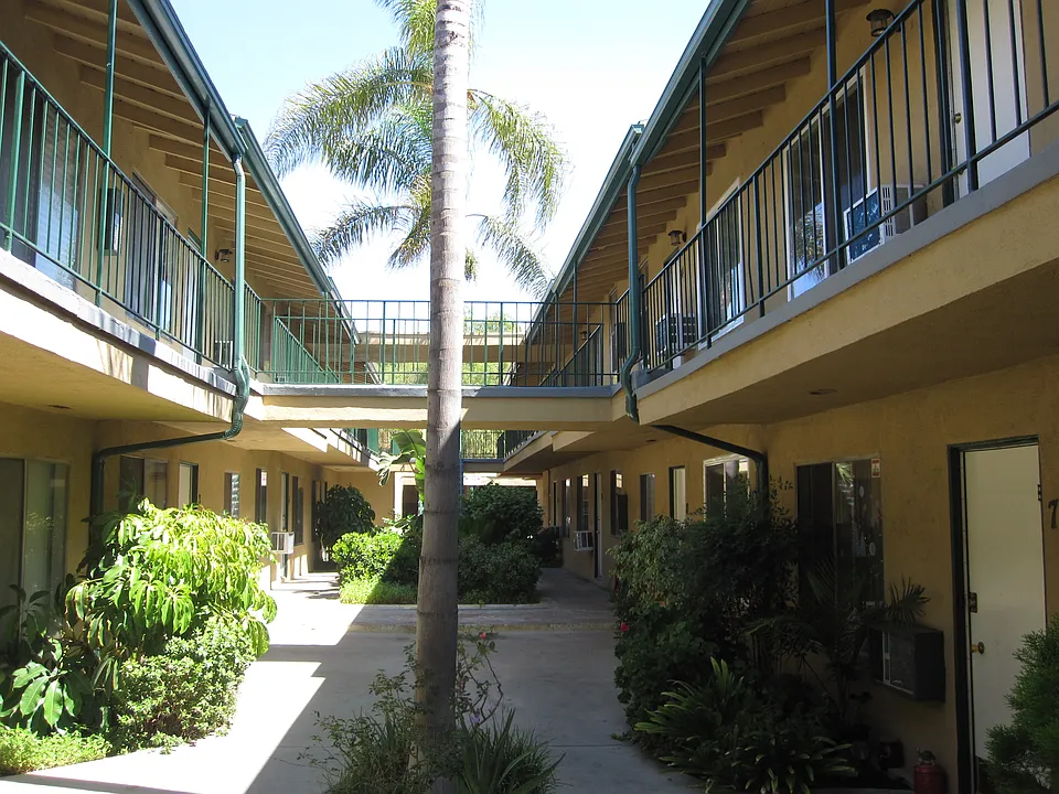 14021 Foothill Blvd #15