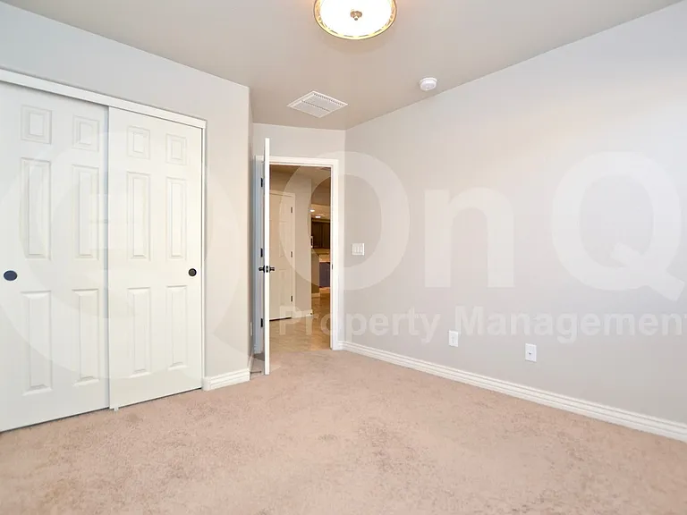 2223 E Hazeltine Way — Photo 22