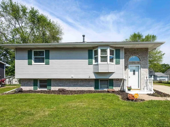 1413 N Pioneer St, Davenport, IA 52804