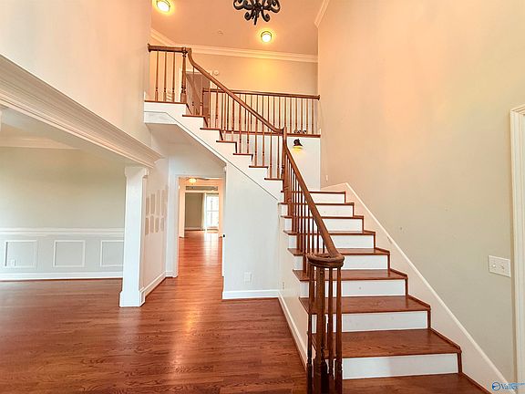 2nd image of 2032 Hualapai Ln