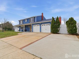 12 Holmes Ave, Monroe Township, NJ 08831