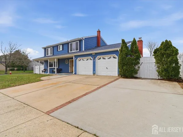 12 Holmes Ave, Monroe Township, NJ 08831