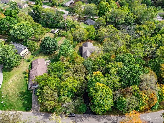 2nd image of 2104 Regent Park Dr