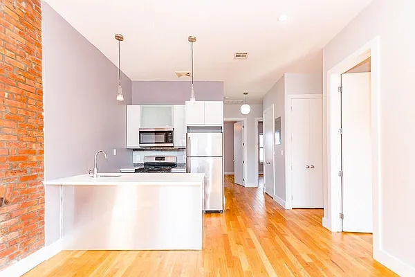 Rented by Brooklyn Group | media 11