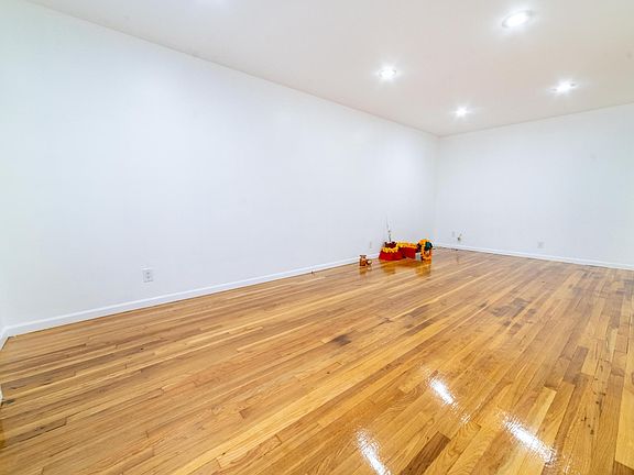 4th image of 218-68 99th Ave #1